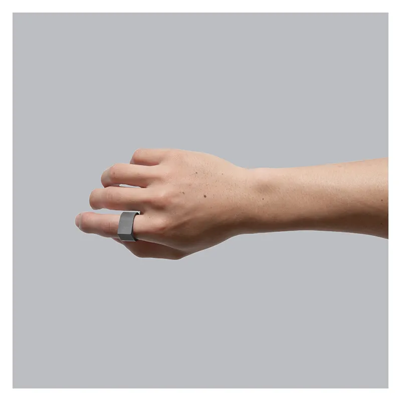 22 DESIGN STUDIO Concrete Ring - Corner