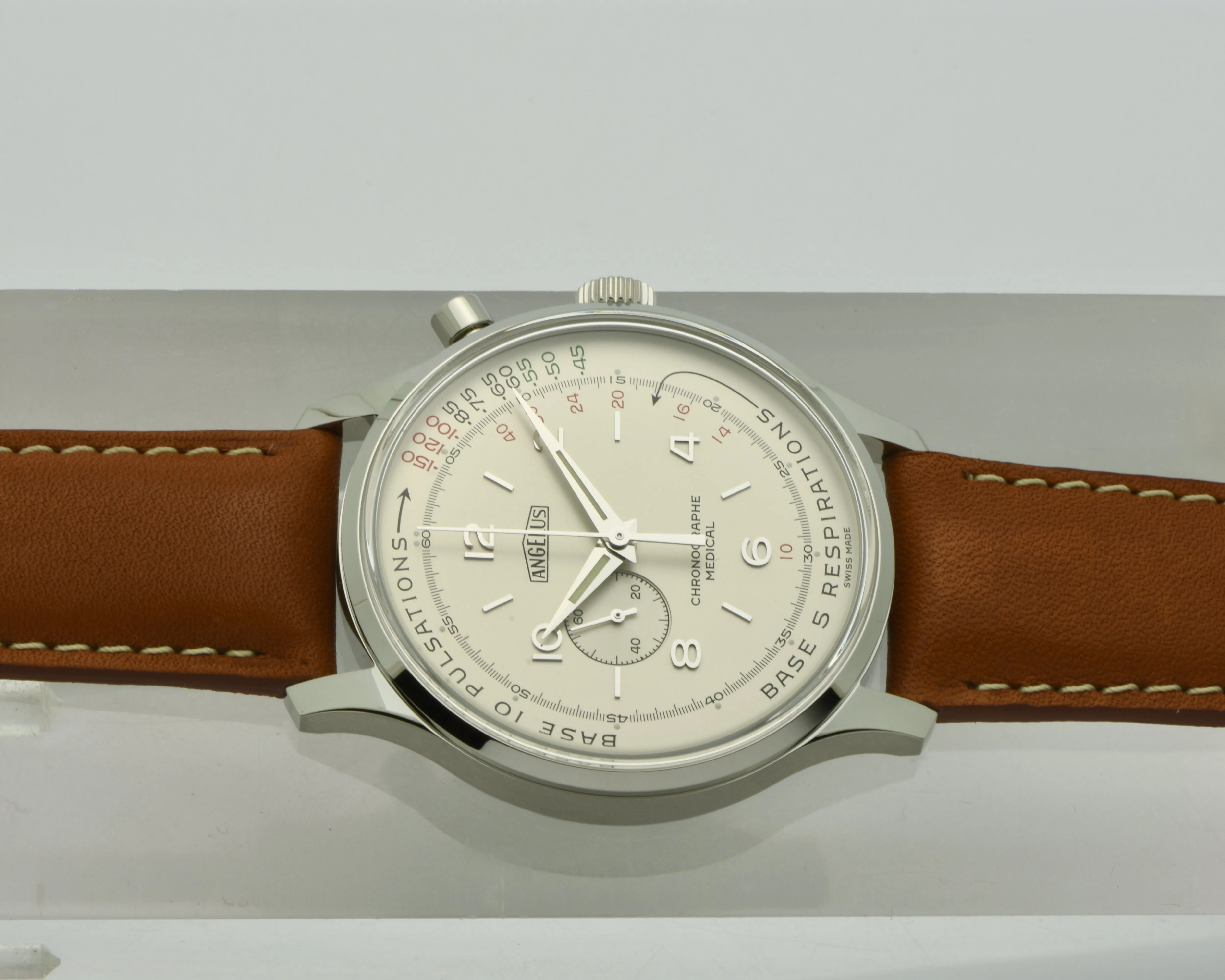 Angelus Chronographe Médical x Massena LAB