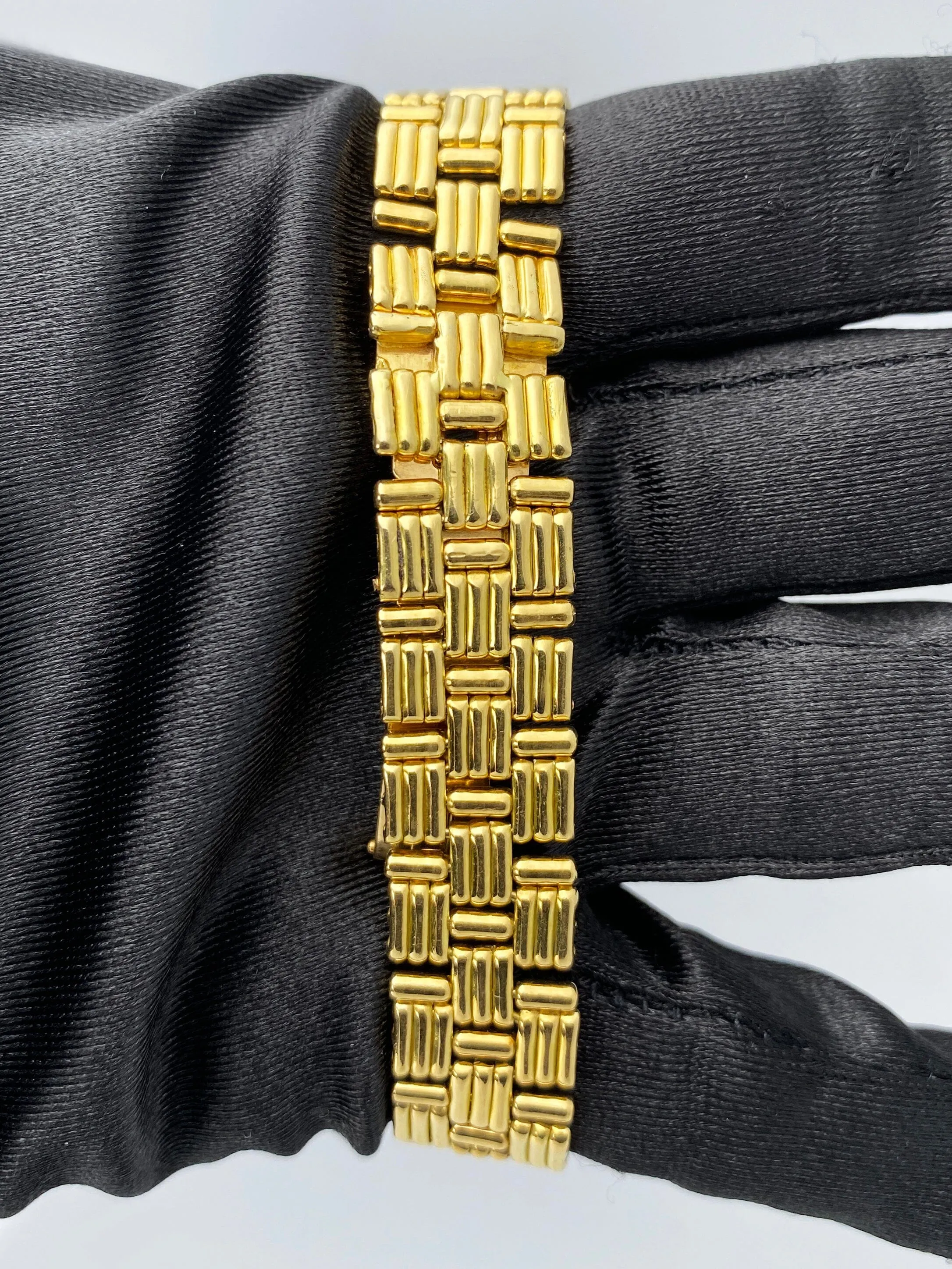 Cartier Tank Louis Paris WA1002A7 Diamond 18K Yellow Gold Ladies Watch