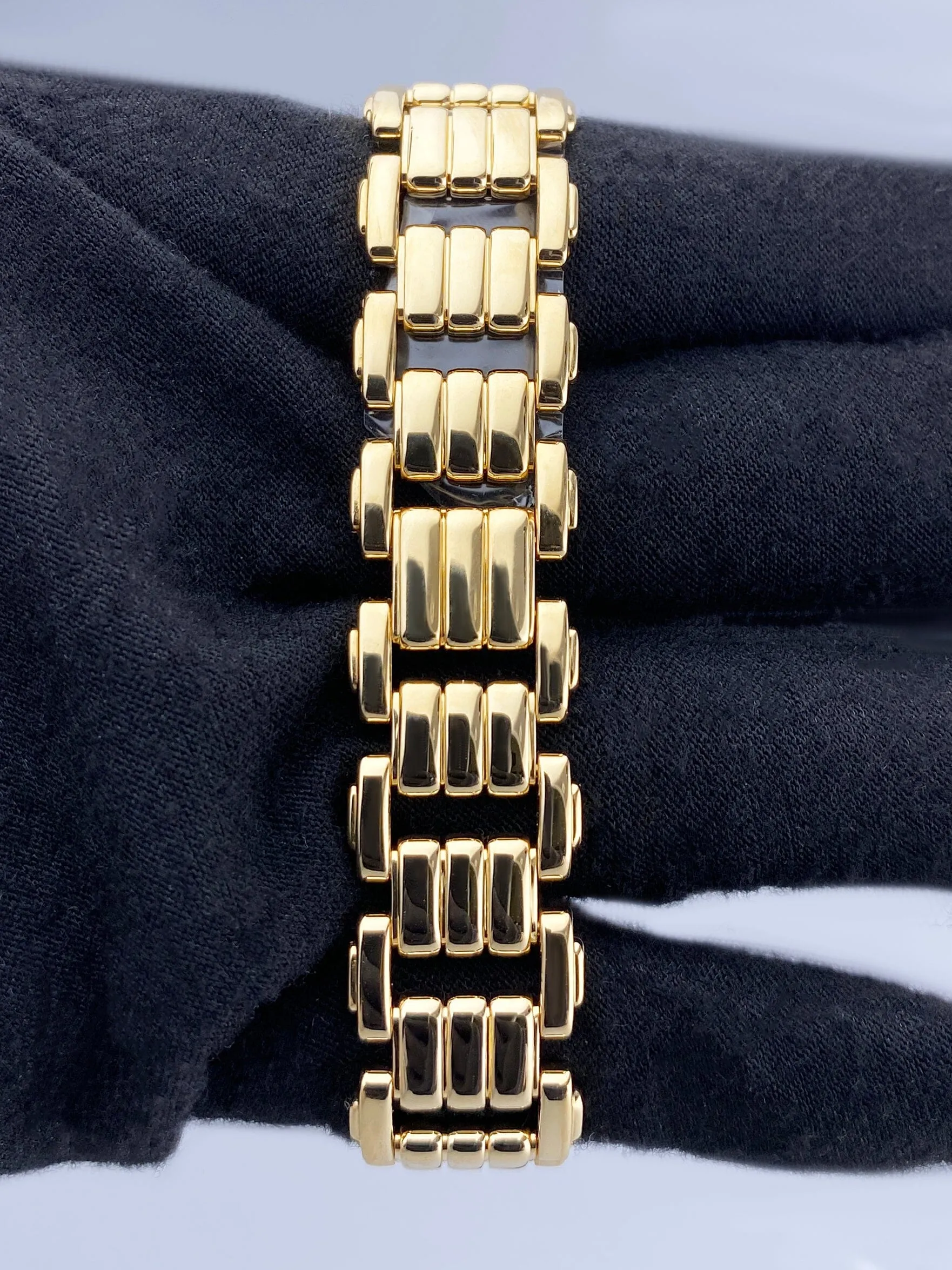 Cartier Tank Louis WA2007C8 Diamond18k Yellow Gold Ladies Watch
