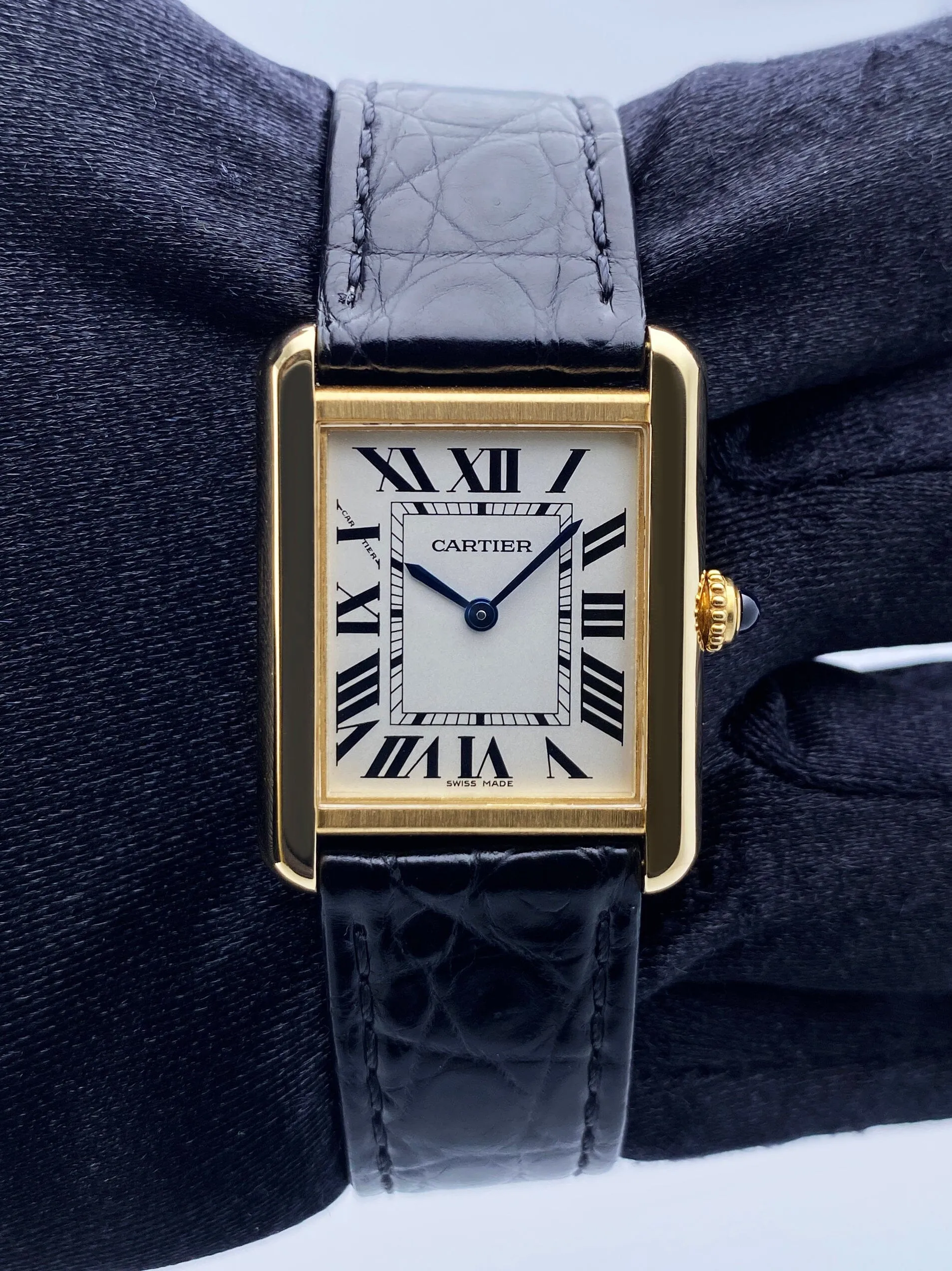 Cartier Tank Solo W5200002 18K Yellow Gold Ladies Watch Box Papers