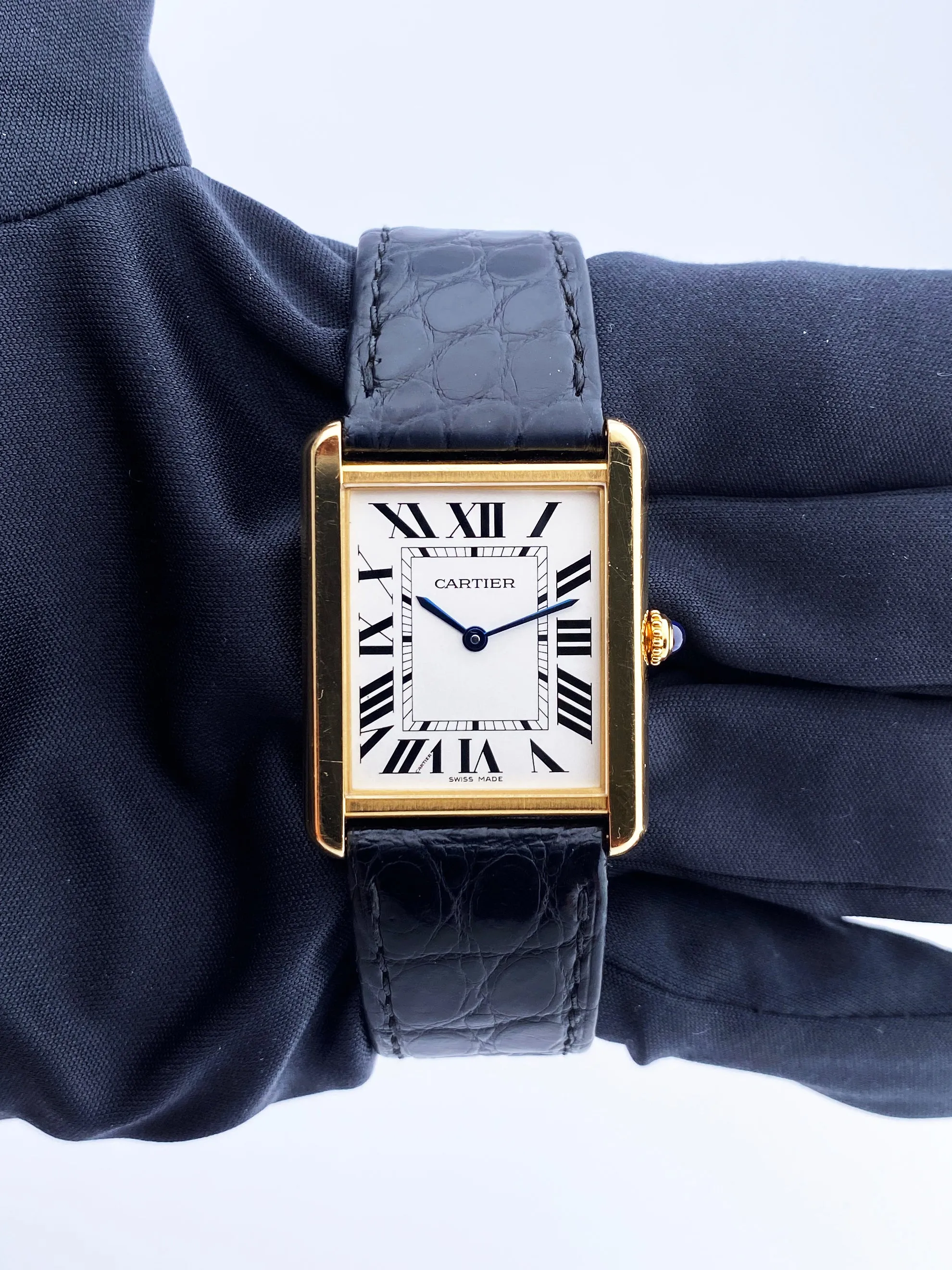 Cartier Tank Solo W5200004 / 2742 18K Yellow Gold Mens Watch