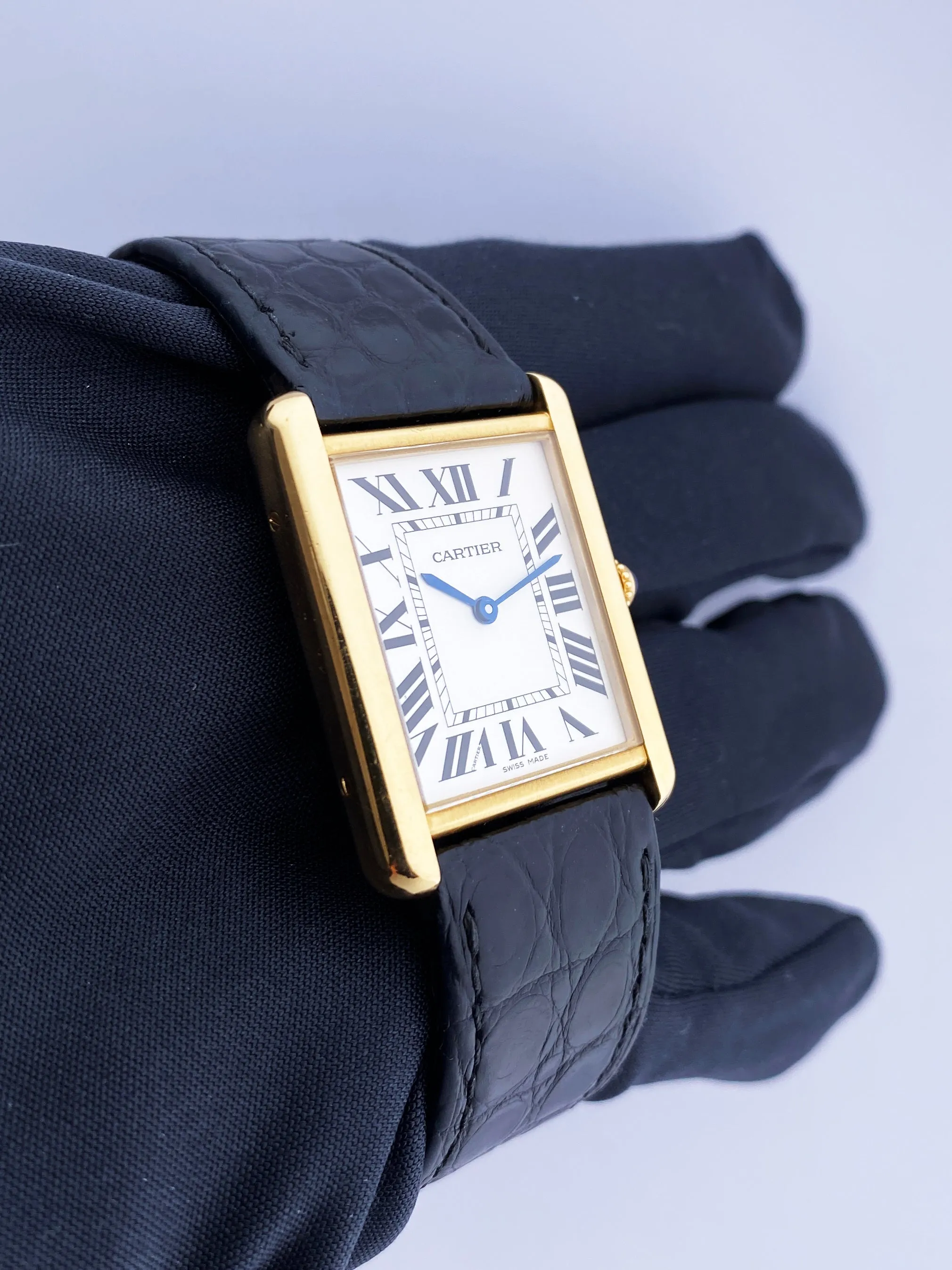 Cartier Tank Solo W5200004 / 2742 18K Yellow Gold Mens Watch