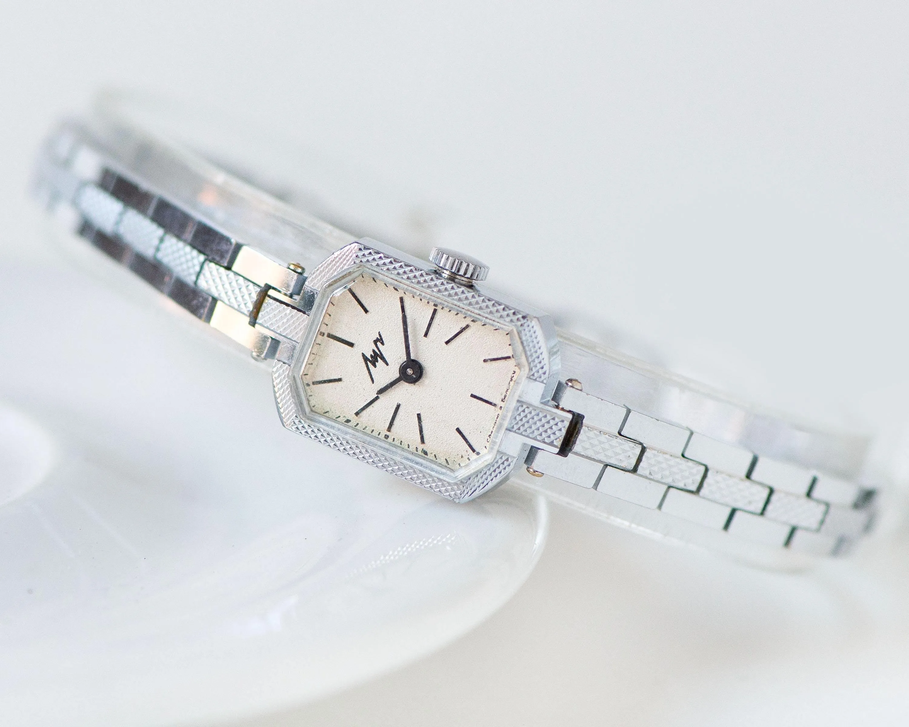 Cocktail watch women silver shade Ray, minimalist lady watch rectangular, vintage timepiece petite bracelet jewelry classic gift OneEraLate