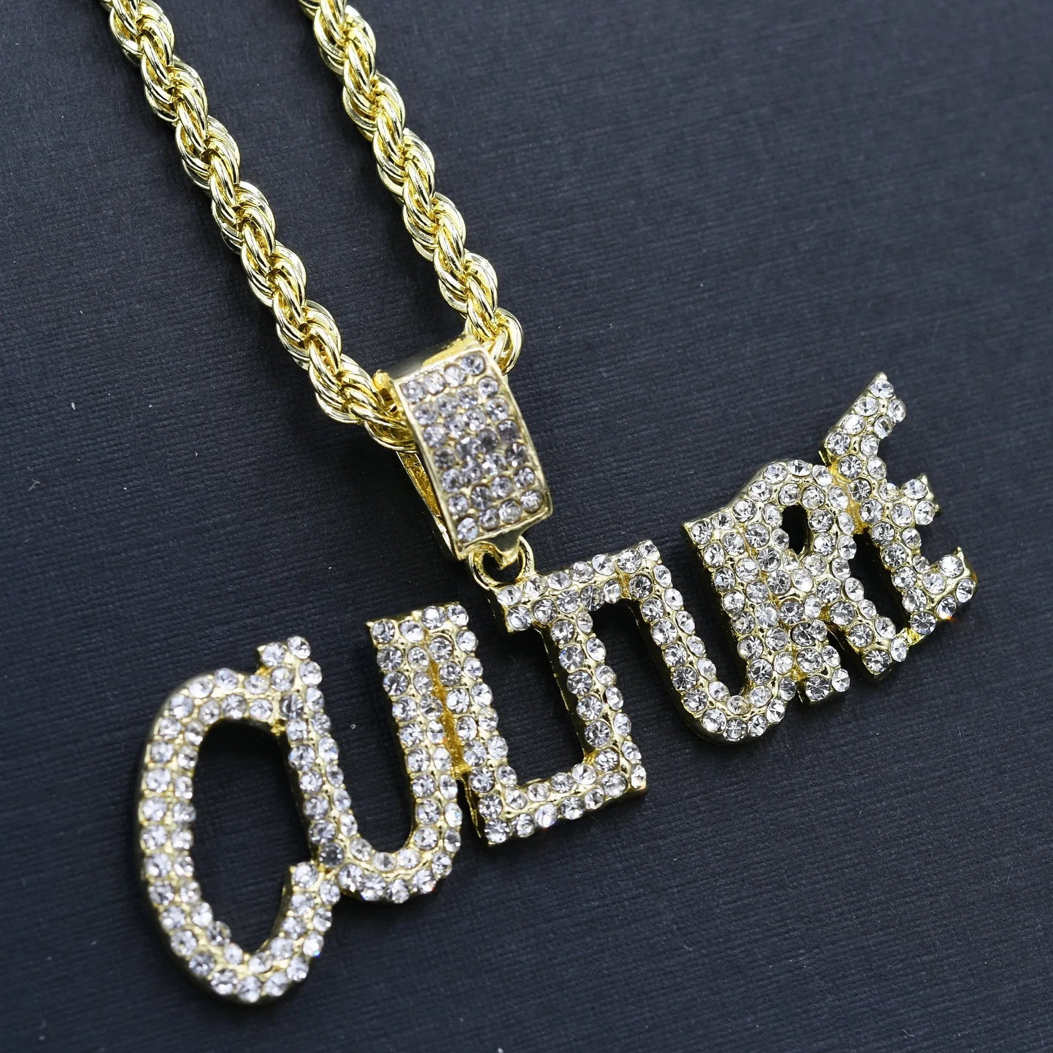 CULTURE ICED OUT GOLD MEDALLION   ROPE CHAIN