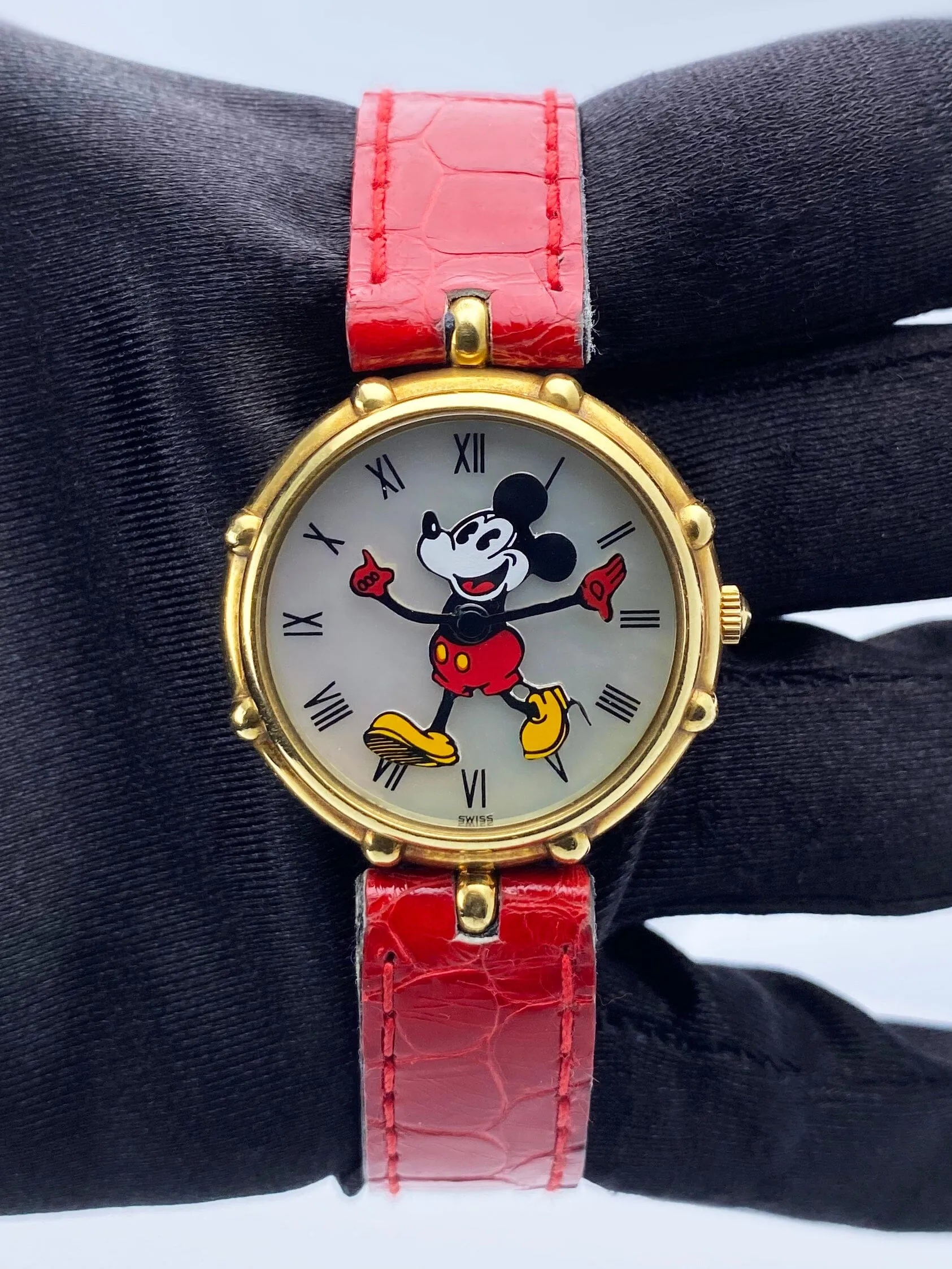 Gérald Genta Disney G.2770.7 Micky Mouse MOP Dial Ladies Watch