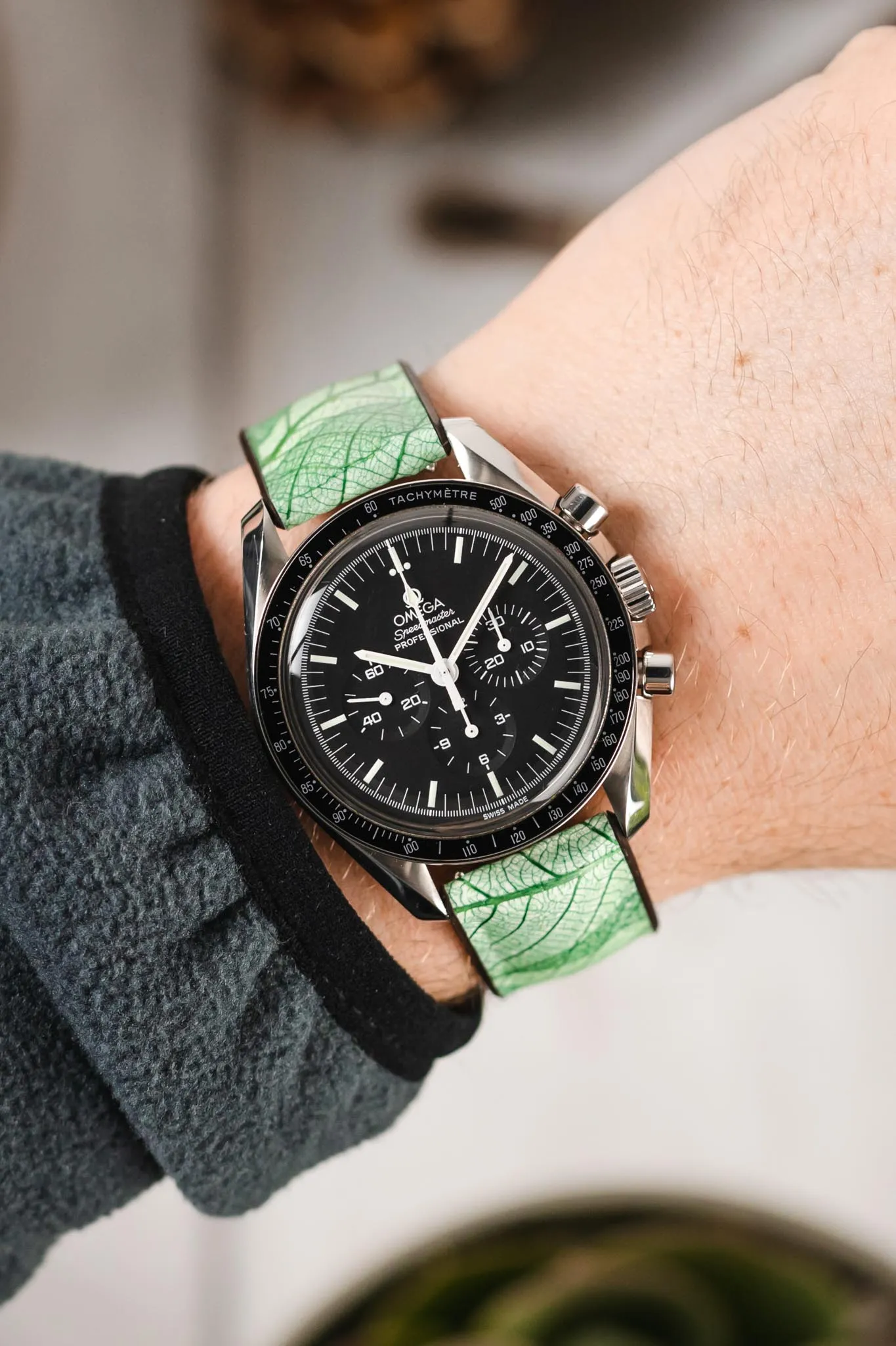 Hirsch LEAF Vegan Performance Rubber Watch Strap in GREEN