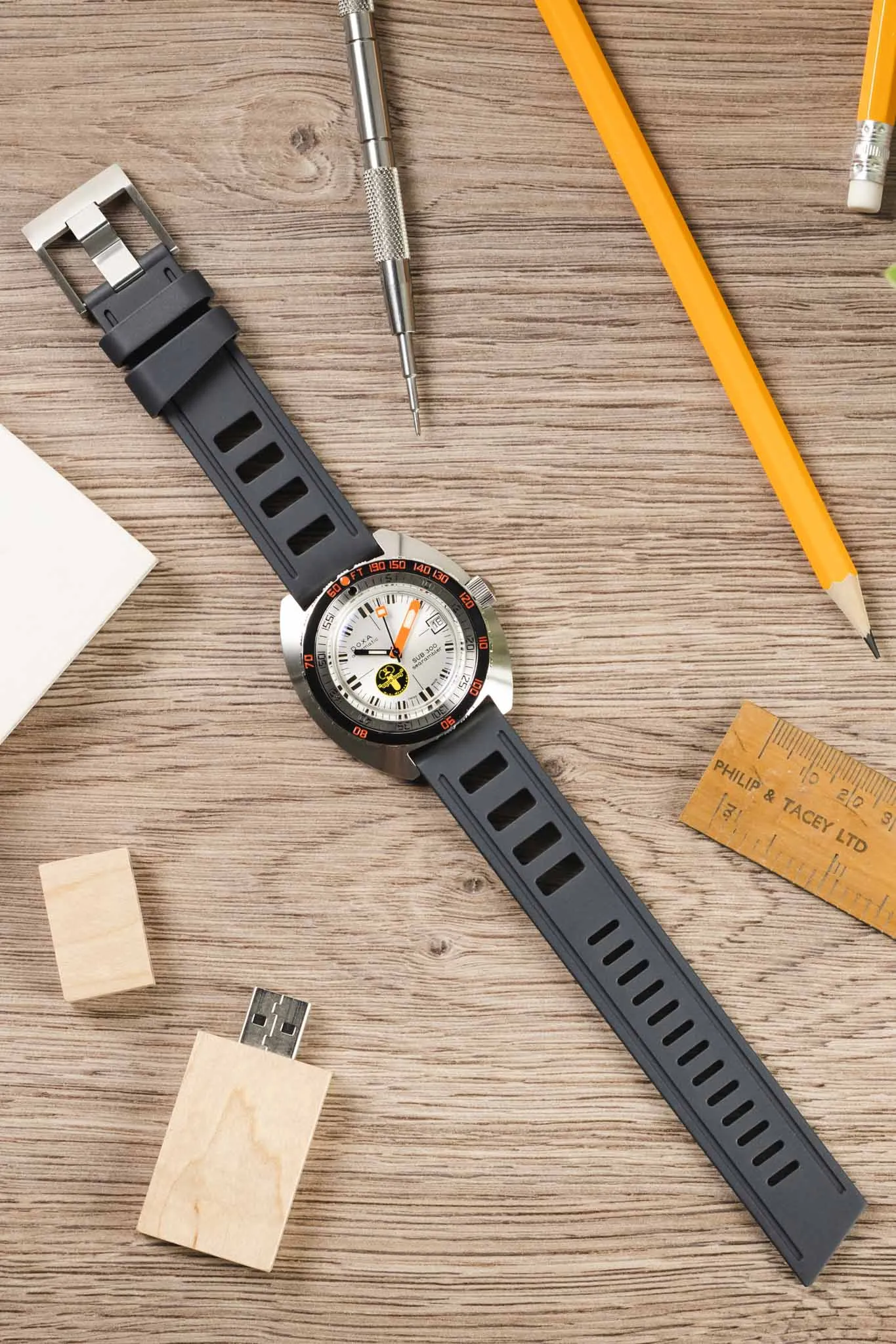 ISOfrane Rubber Dive Watch Strap in ANTHRACITE