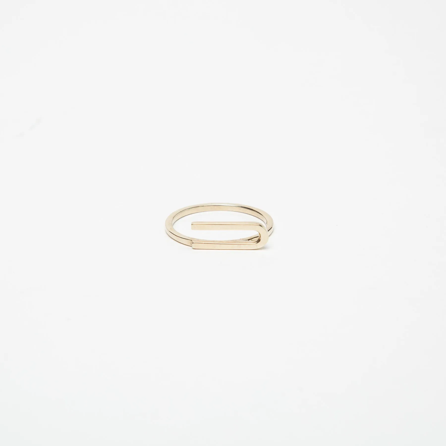 KWIT | 14K GOLD LETTER U RING