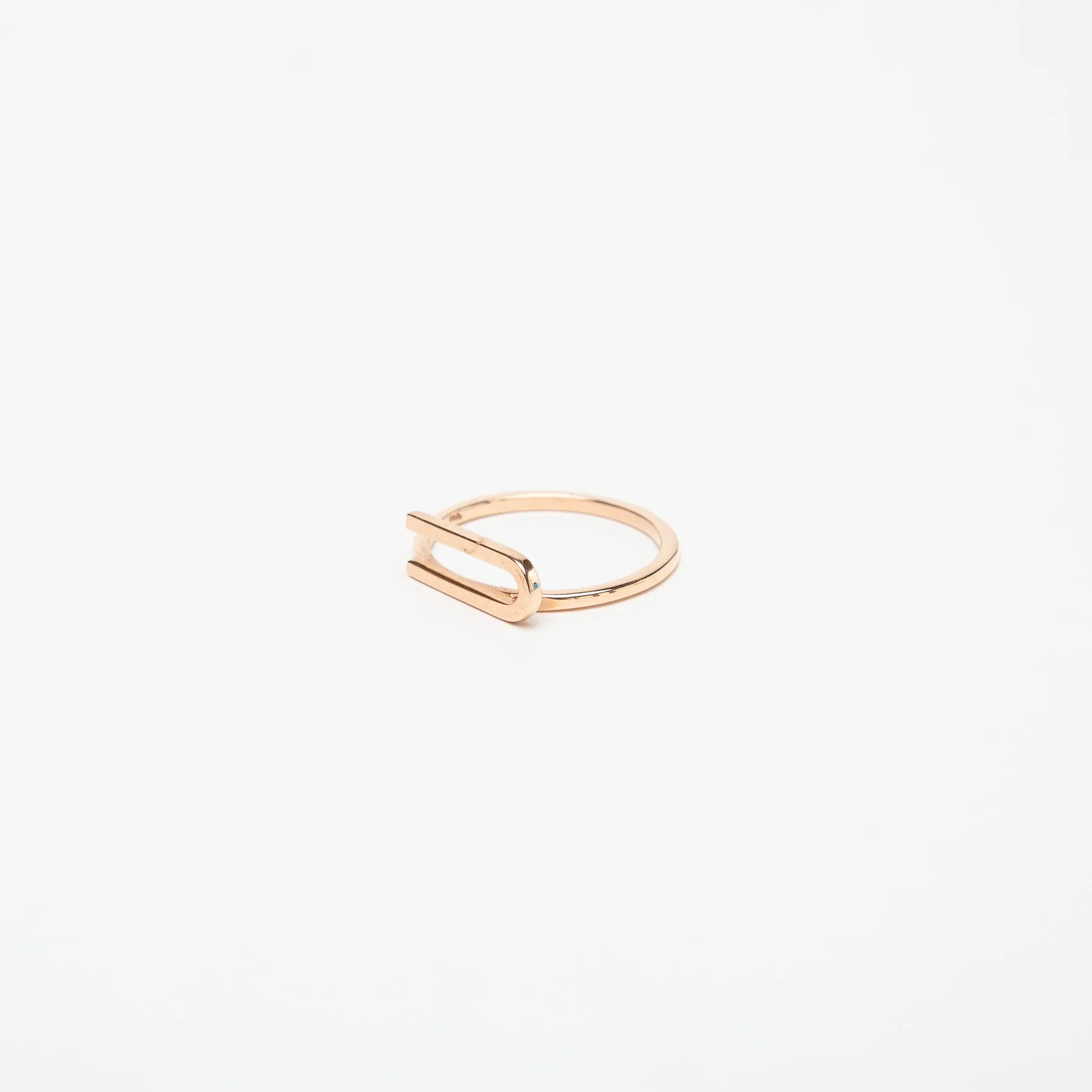 KWIT | 14K GOLD LETTER U RING