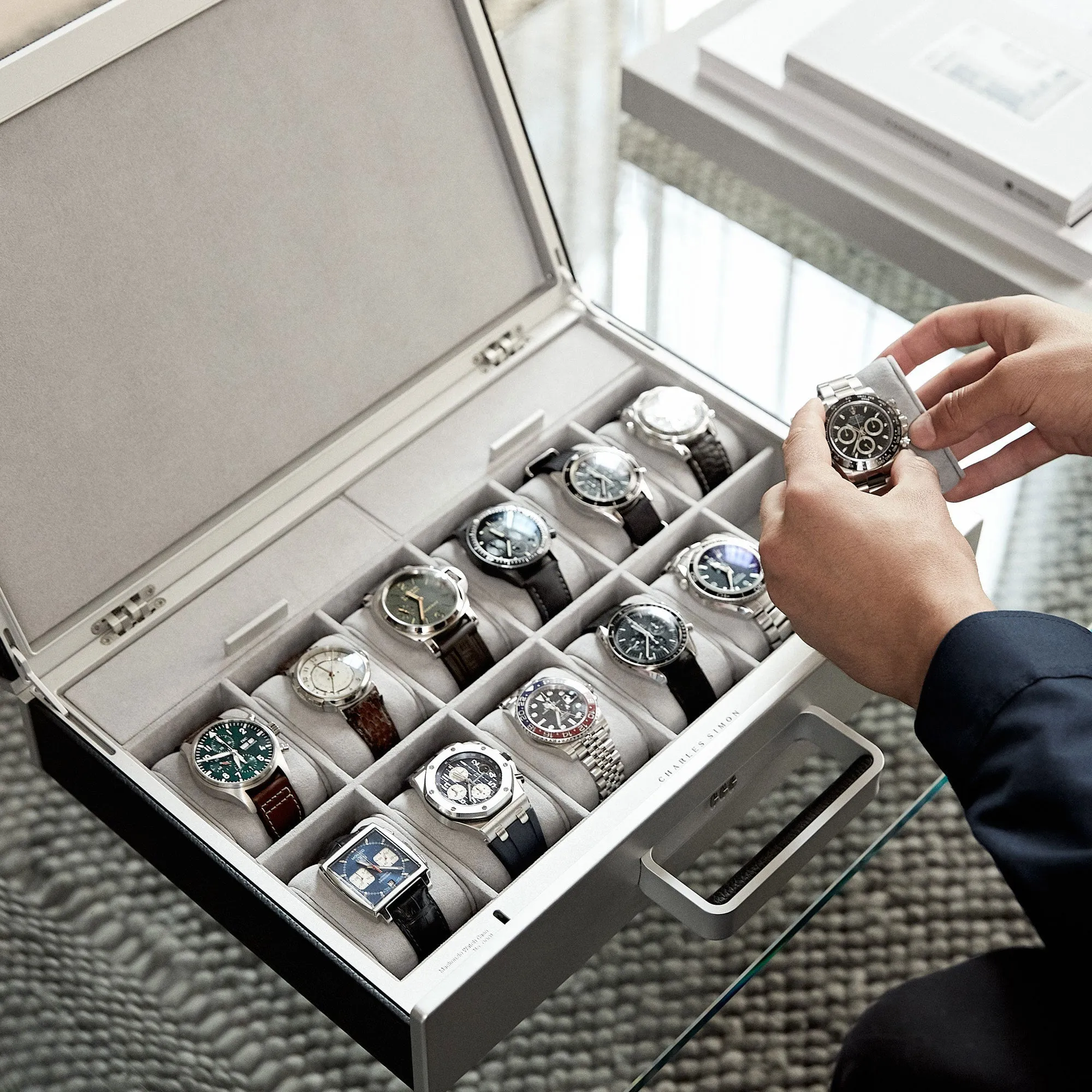 MACKENZIE 12 ORIGINAL WATCH BRIEFCASE - BLACK / GREY