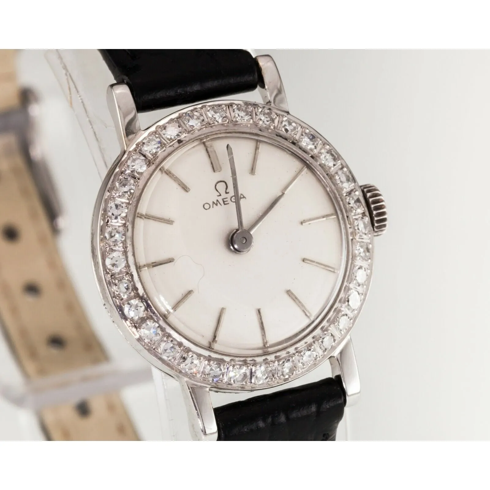 Omega 18k White Gold Women's Manual Wind Watch with Diamond Bezel #484