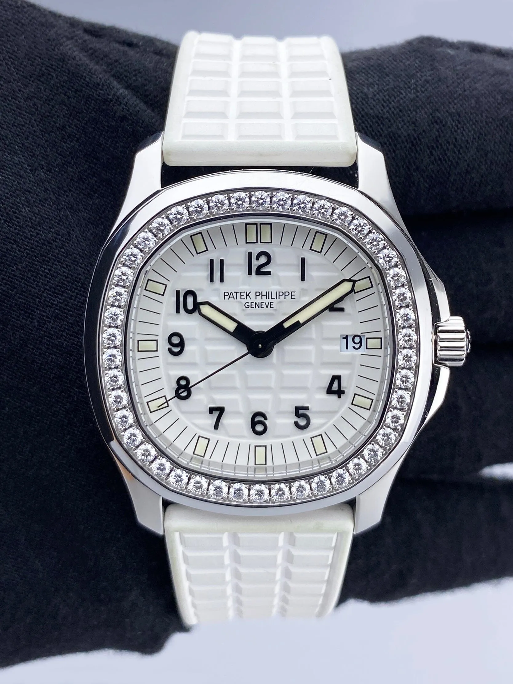 Patek Philippe Aquanaut 5067A White Dial Ladies Watch Box Papers