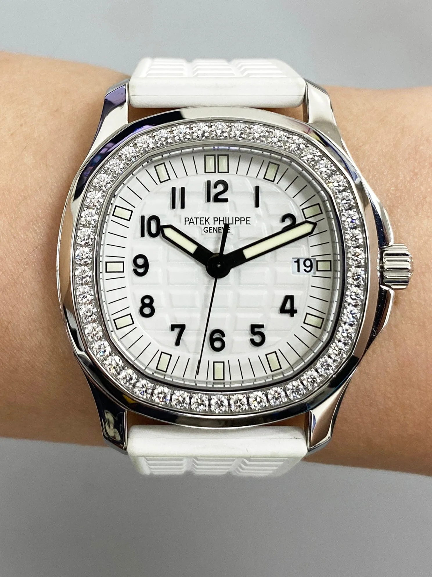 Patek Philippe Aquanaut 5067A White Dial Ladies Watch Box Papers