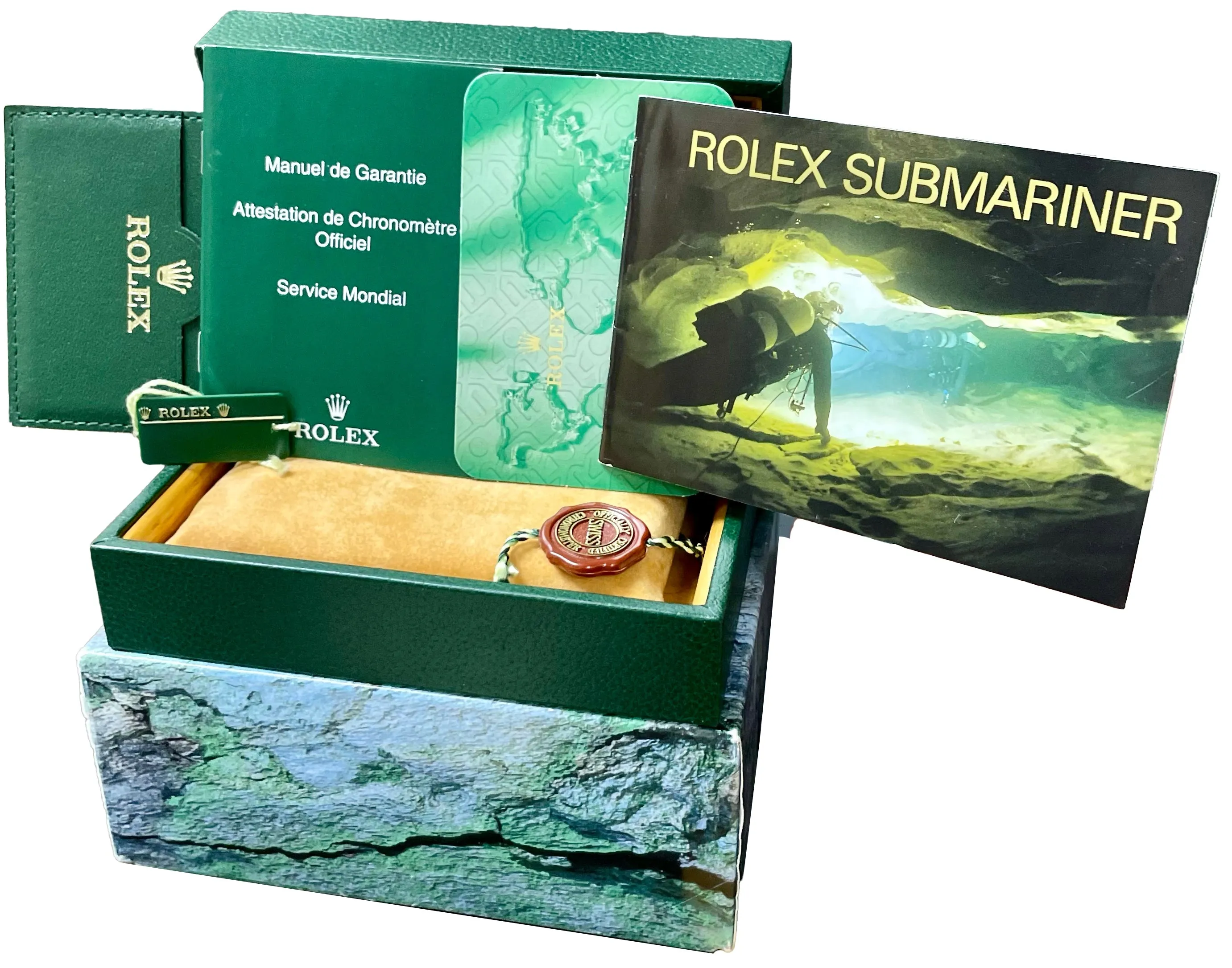 Rolex Submariner Date 40mm Blue Two-Tone 18K Yellow Gold Steel 16613 Watch BOX