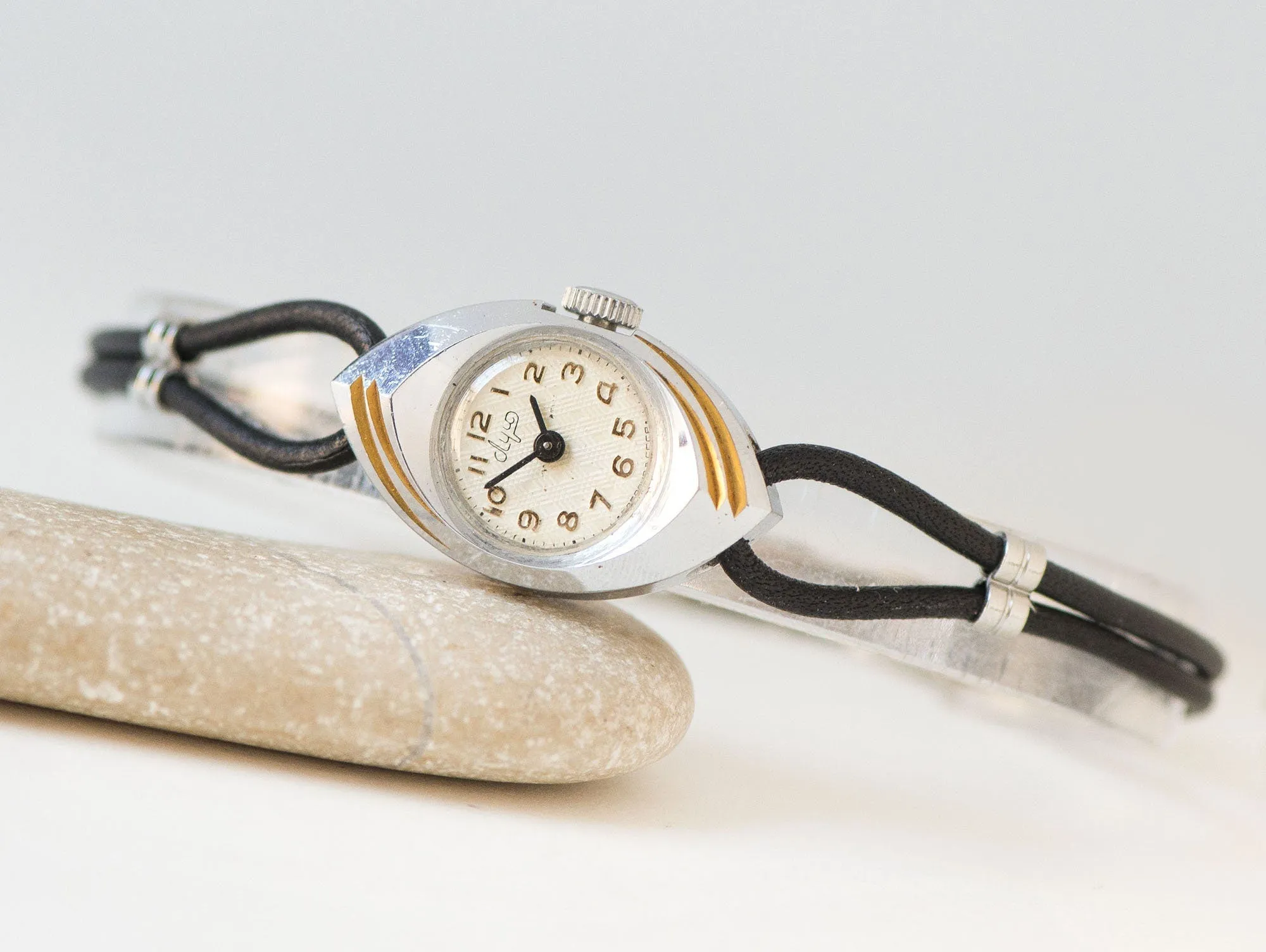 Silver eye watch for woman, Unique 50s lady watch Ray, Cocktail watch tiny, Gold plated cuts case, evening fashion watch, New leather band