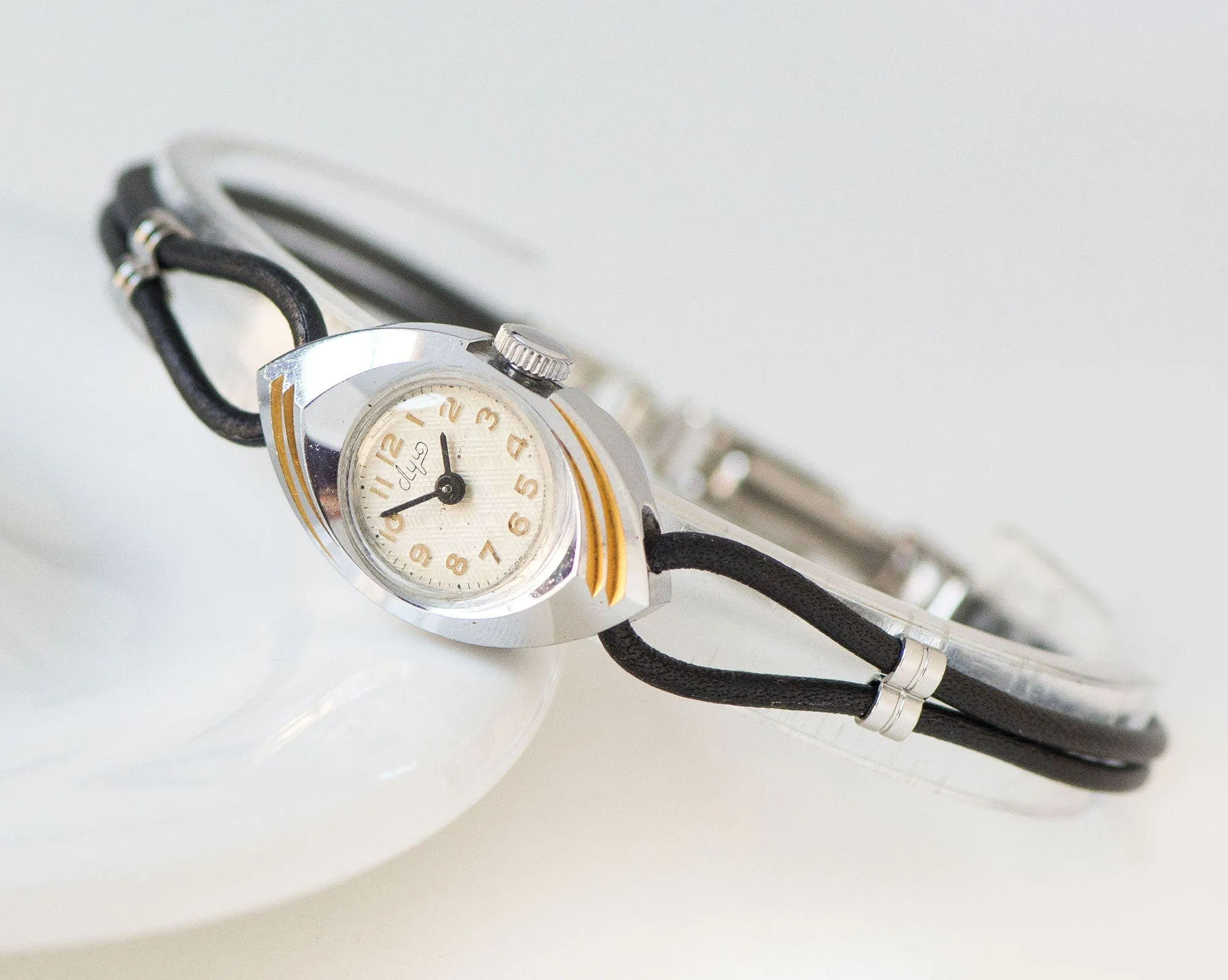Silver eye watch for woman, Unique 50s lady watch Ray, Cocktail watch tiny, Gold plated cuts case, evening fashion watch, New leather band