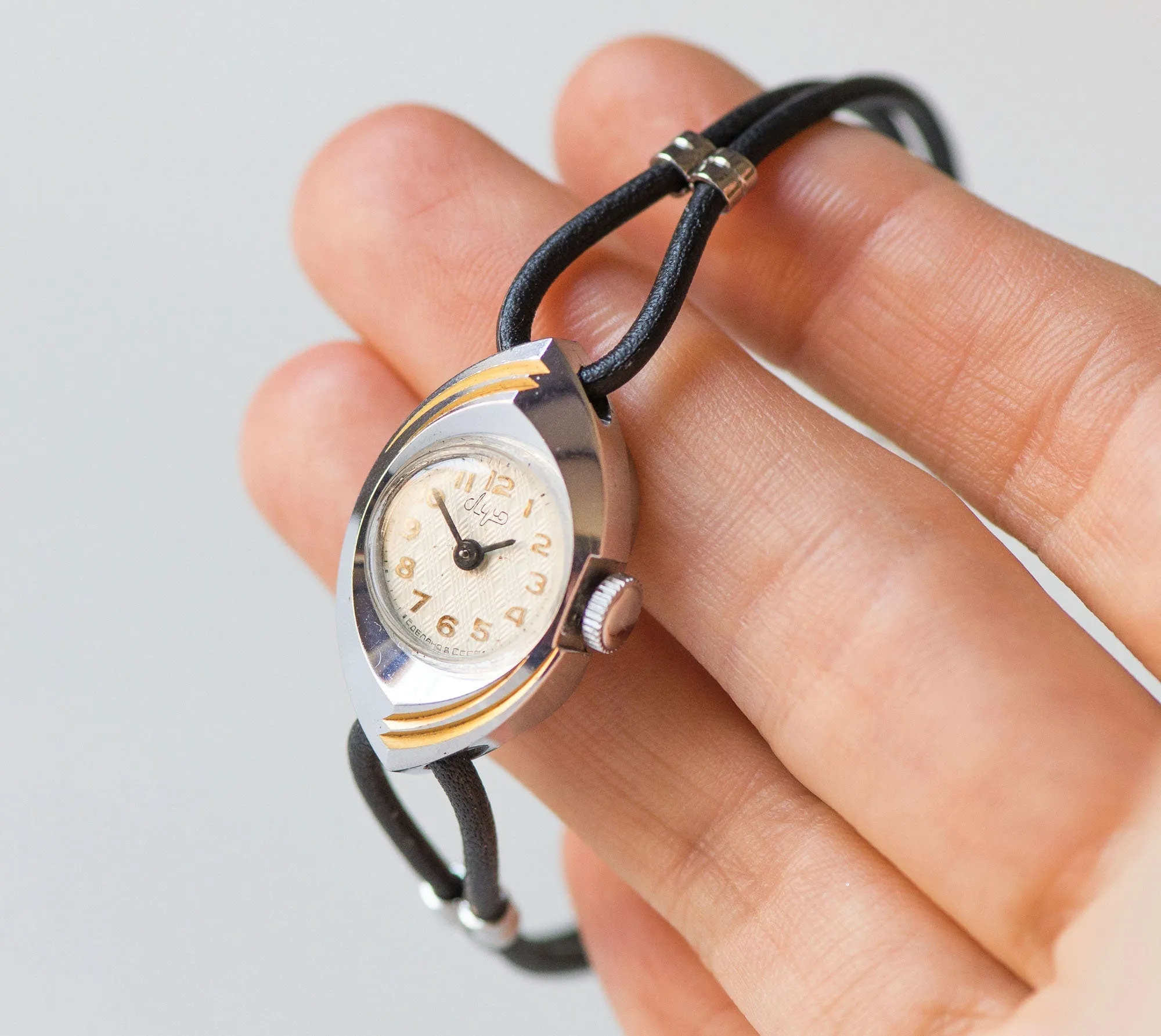 Silver eye watch for woman, Unique 50s lady watch Ray, Cocktail watch tiny, Gold plated cuts case, evening fashion watch, New leather band