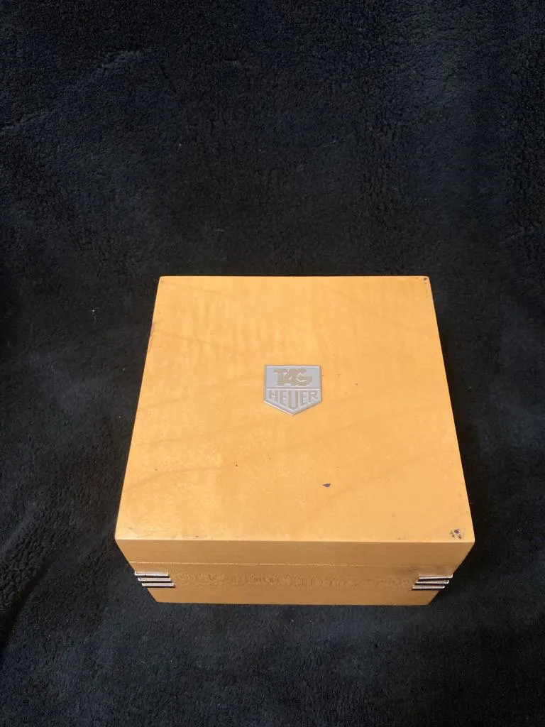 TAG Heuer Professional 6000 Mens Full Size Divers Watch - 18K Gold - WH514