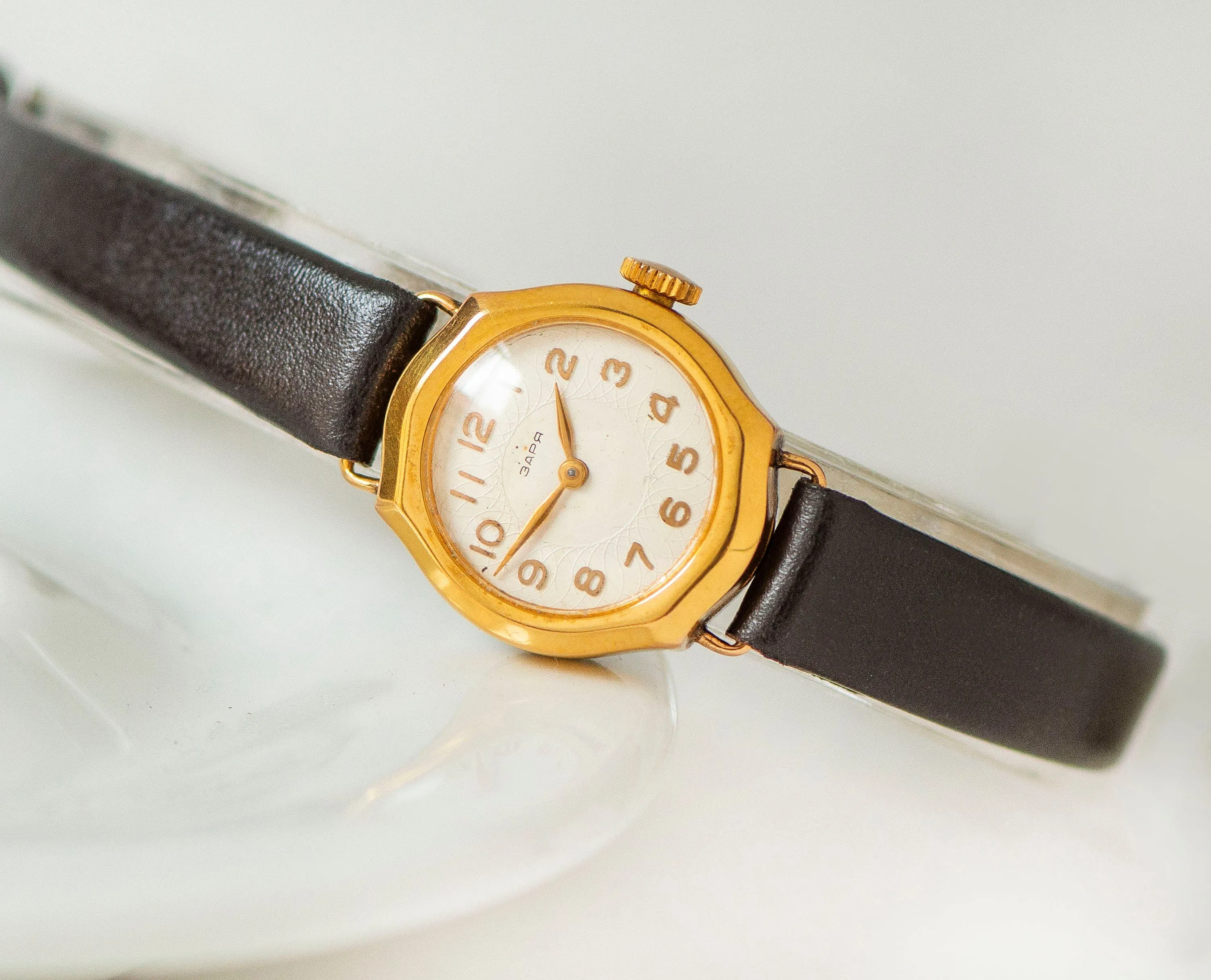 Women wristwatch vintage Dawn, gold plated retro watch for women swirl pattern on dial, watch for lady jewelry gift new premium leather band